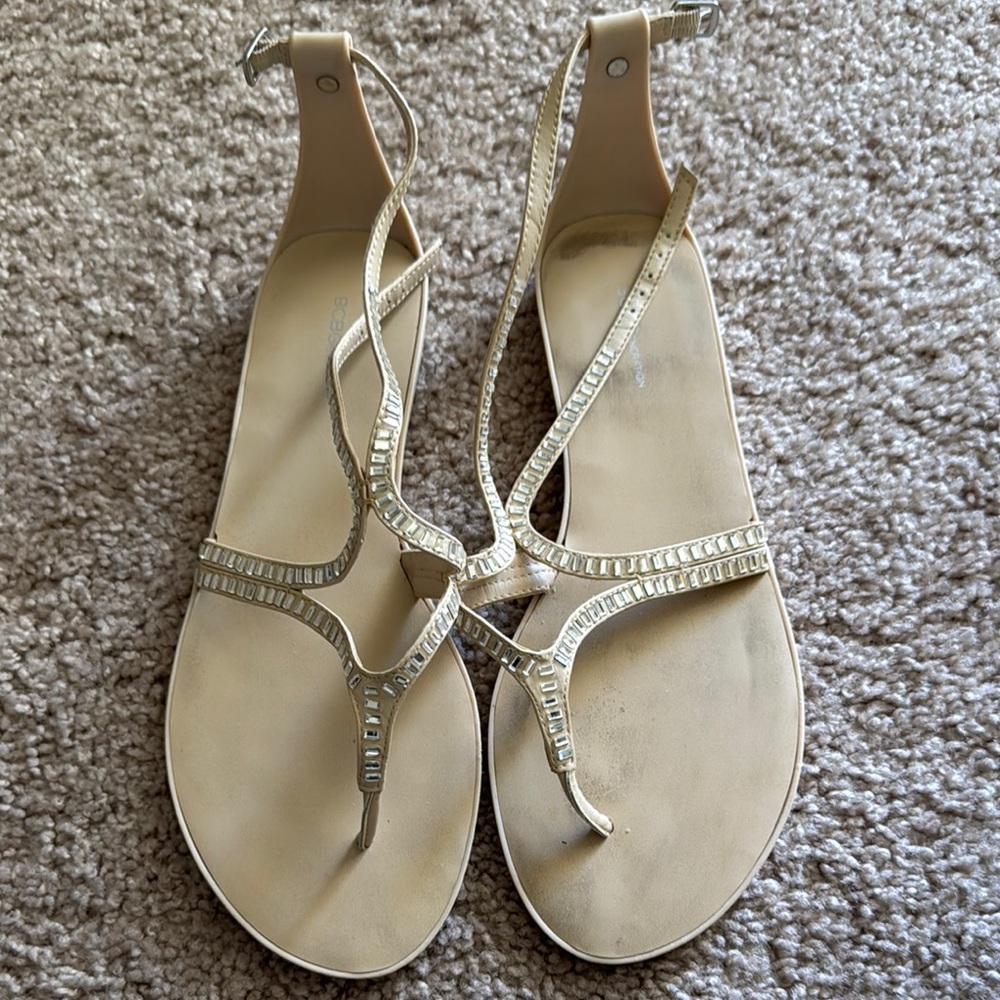 BCBGeneration Beige Thong Sandals with Minimalist Design